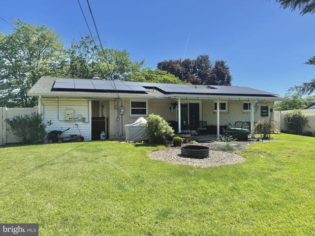 132 YORKSHIRE DR, Mechanicsburg, PA 17055