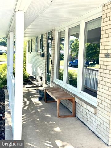 132 YORKSHIRE DR, Mechanicsburg, PA 17055