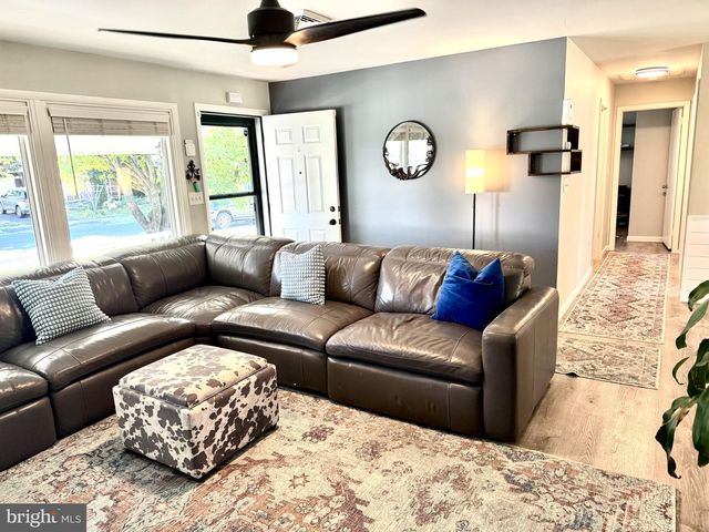 132 YORKSHIRE DR, Mechanicsburg, PA 17055
