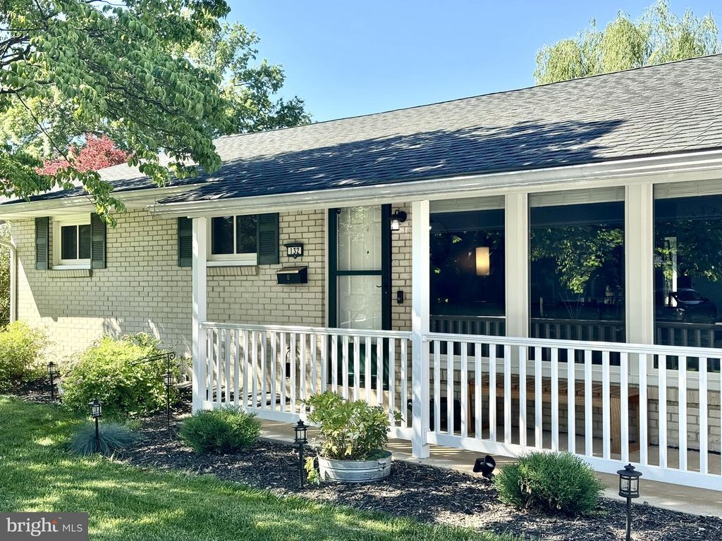 132 YORKSHIRE DR, Mechanicsburg, PA 17055
