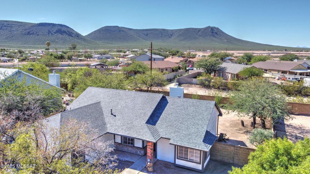 Image 1 of property listing at 3211 W Calle De La Bajada, Tucson, AZ 85746