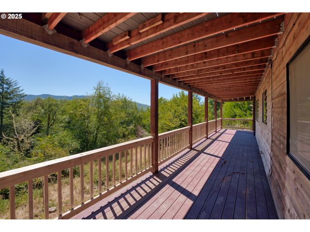 17244 MOUNTAIN Dr, Brookings, OR 97415