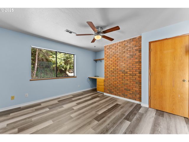 17244 MOUNTAIN Dr, Brookings, OR 97415
