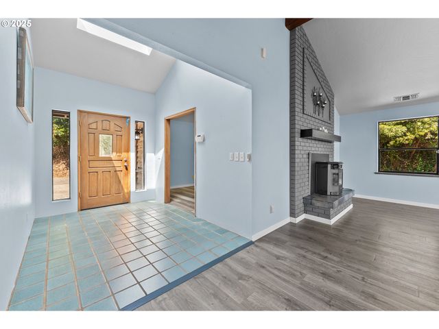 17244 MOUNTAIN Dr, Brookings, OR 97415