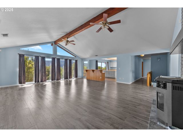 17244 MOUNTAIN Dr, Brookings, OR 97415