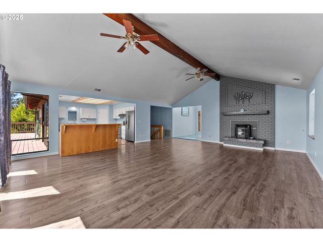 17244 MOUNTAIN Dr, Brookings, OR 97415