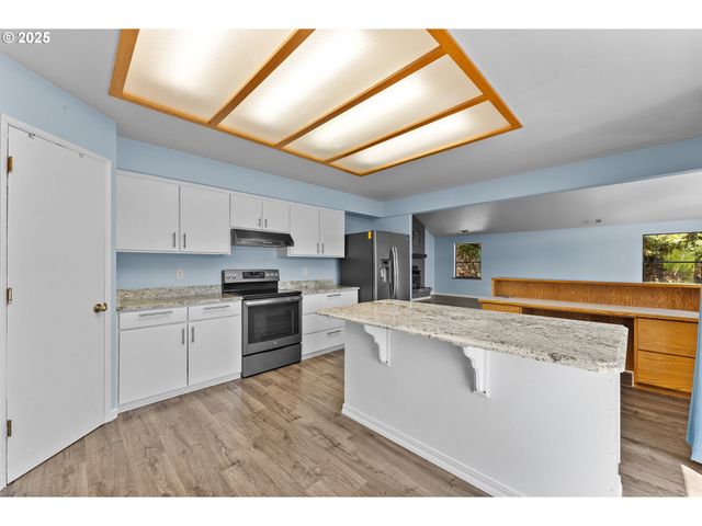 17244 MOUNTAIN Dr, Brookings, OR 97415