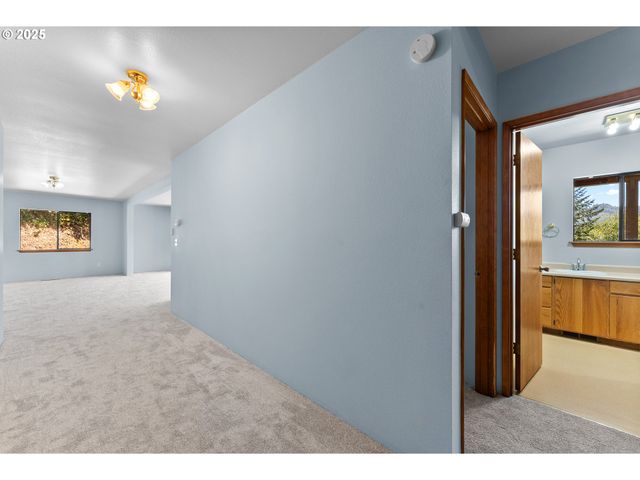 17244 MOUNTAIN Dr, Brookings, OR 97415