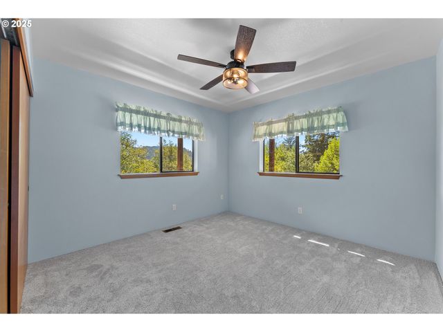 17244 MOUNTAIN Dr, Brookings, OR 97415