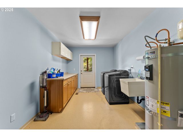 17244 MOUNTAIN Dr, Brookings, OR 97415