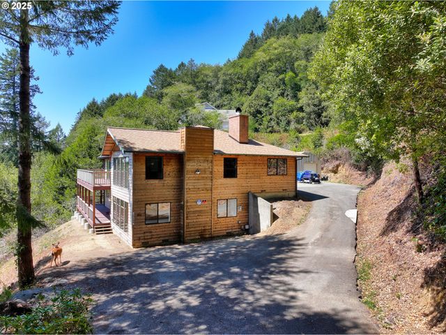17244 MOUNTAIN Dr, Brookings, OR 97415