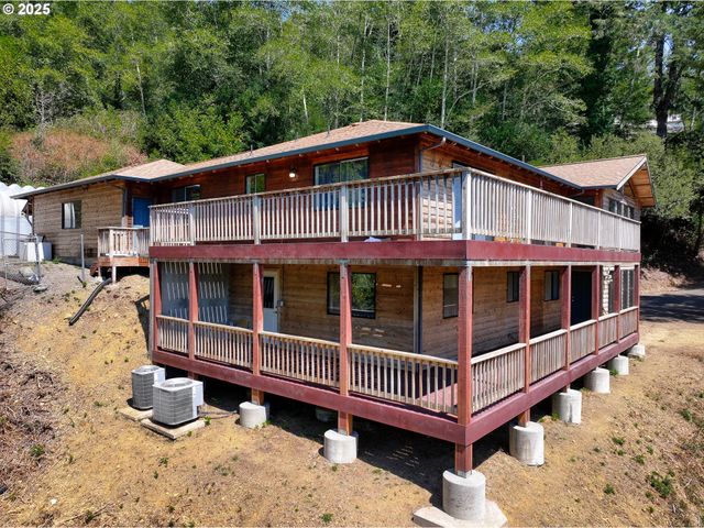 17244 MOUNTAIN Dr, Brookings, OR 97415