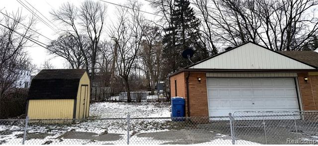 20830 Wellington Avenue, Warren, MI 48089