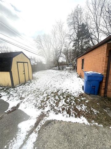 20830 Wellington Avenue, Warren, MI 48089