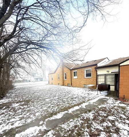 20830 Wellington Avenue, Warren, MI 48089