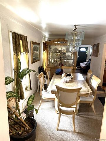 20830 Wellington Avenue, Warren, MI 48089