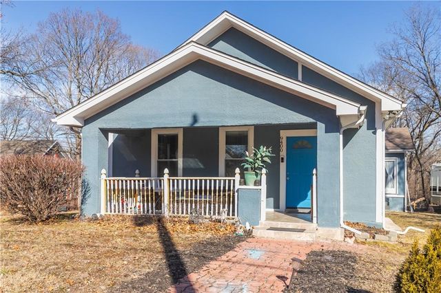 9400 E 9th Street S, Independence, MO 64053