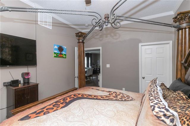 9400 E 9th Street S, Independence, MO 64053