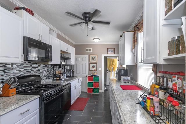 9400 E 9th Street S, Independence, MO 64053