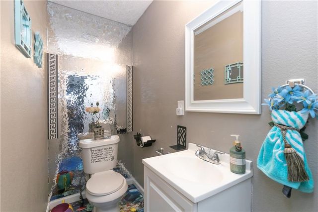 9400 E 9th Street S, Independence, MO 64053