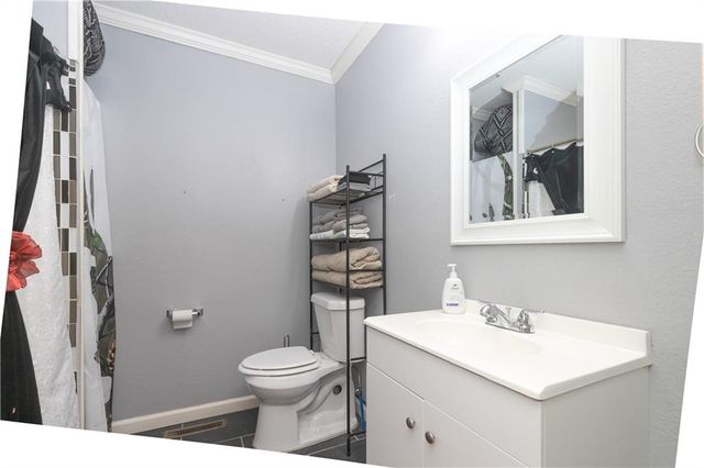 9400 E 9th Street S, Independence, MO 64053