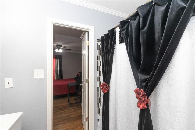 9400 E 9th Street S, Independence, MO 64053