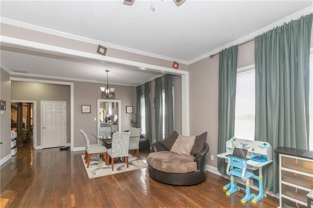 9400 E 9th Street S, Independence, MO 64053