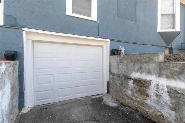 9400 E 9th Street S, Independence, MO 64053