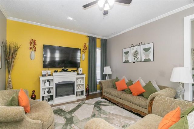 9400 E 9th Street S, Independence, MO 64053