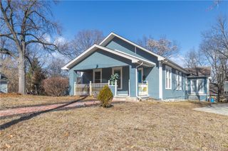 9400 E 9th Street S, Independence, MO 64053
