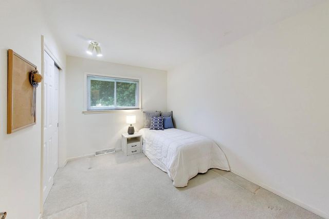 301 S Yale Avenue, Arlington Heights, IL 60005