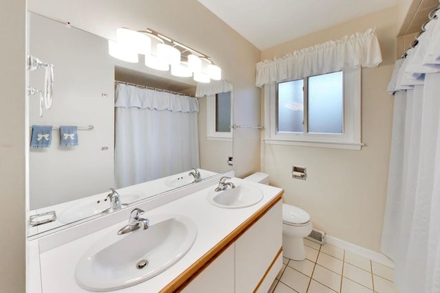 301 S Yale Avenue, Arlington Heights, IL 60005