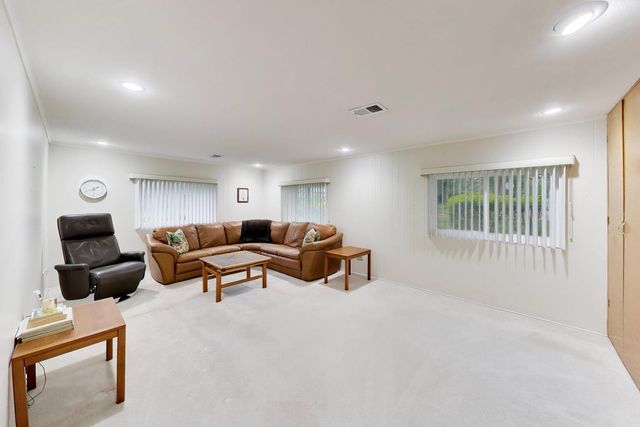 301 S Yale Avenue, Arlington Heights, IL 60005