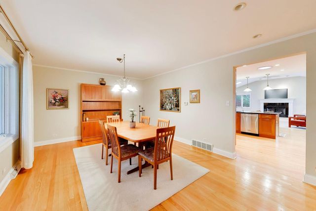301 S Yale Avenue, Arlington Heights, IL 60005