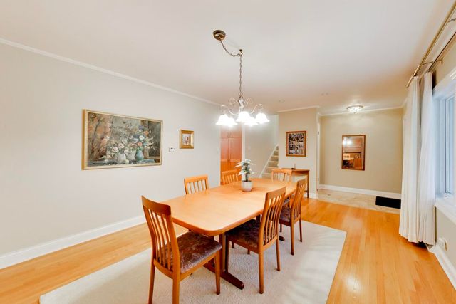 301 S Yale Avenue, Arlington Heights, IL 60005
