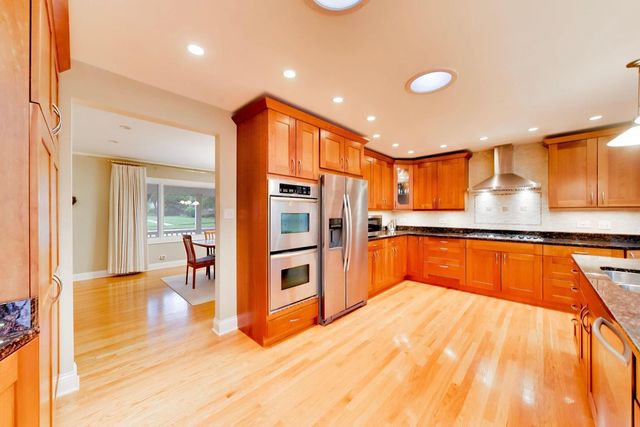 301 S Yale Avenue, Arlington Heights, IL 60005