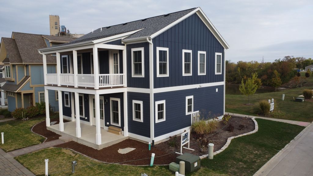 13 Great Loop West Drive, Ottawa, IL 60350