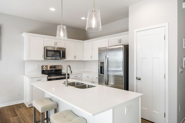 1706 Willow Court, Norwalk, IA 50211