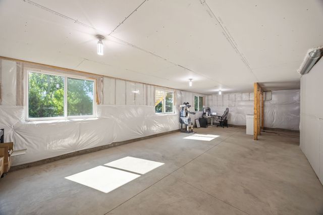 1706 Willow Court, Norwalk, IA 50211