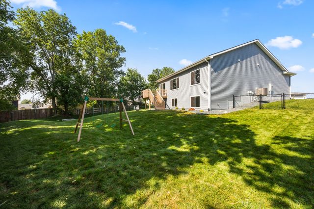 1706 Willow Court, Norwalk, IA 50211