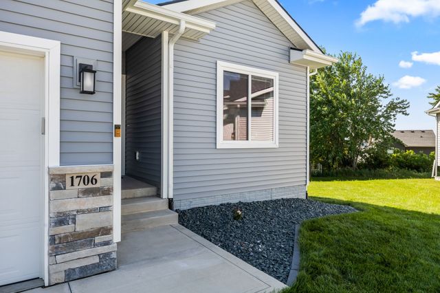 1706 Willow Court, Norwalk, IA 50211
