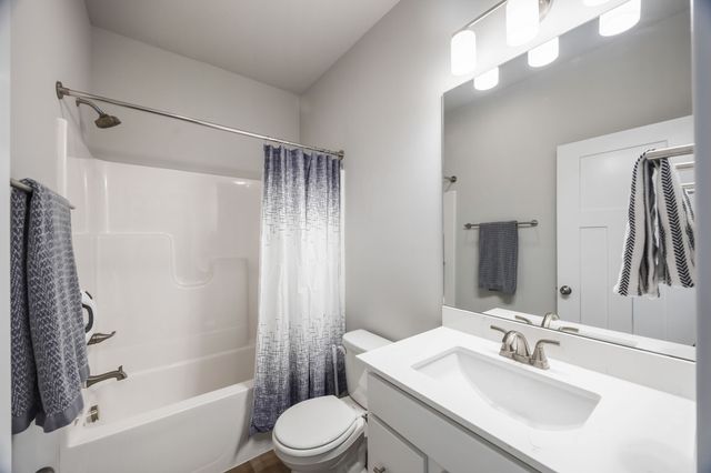 1706 Willow Court, Norwalk, IA 50211