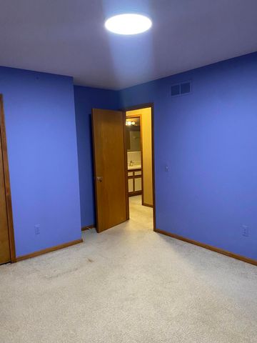 30566 Oakridge Manor Drive 24, Roseville, MI 48066