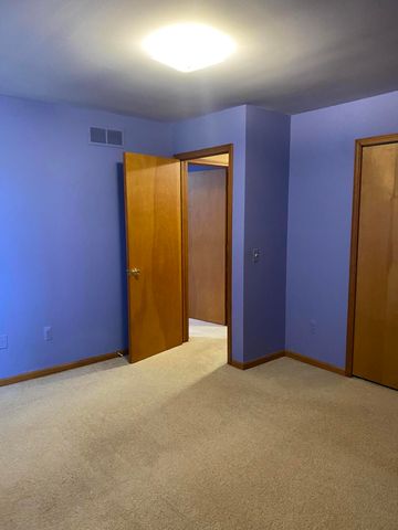 30566 Oakridge Manor Drive 24, Roseville, MI 48066