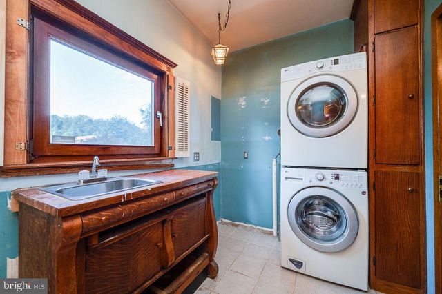 900 MORGANTOWN RD, Reading, PA 19607