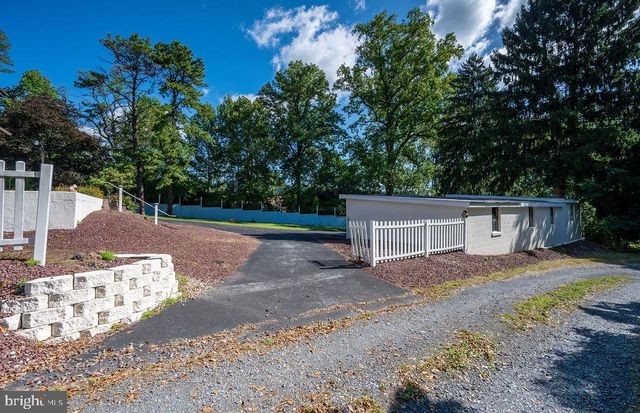 900 MORGANTOWN RD, Reading, PA 19607