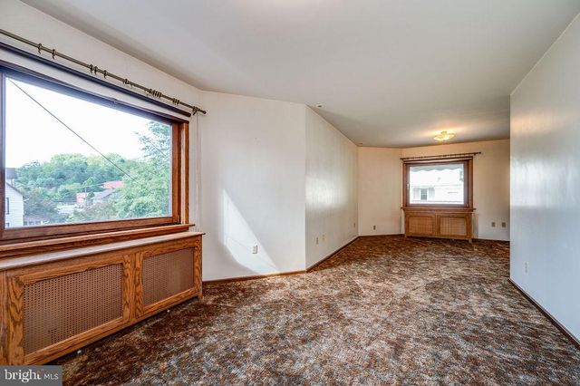 900 MORGANTOWN RD, Reading, PA 19607