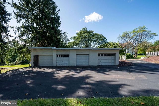 900 MORGANTOWN RD, Reading, PA 19607