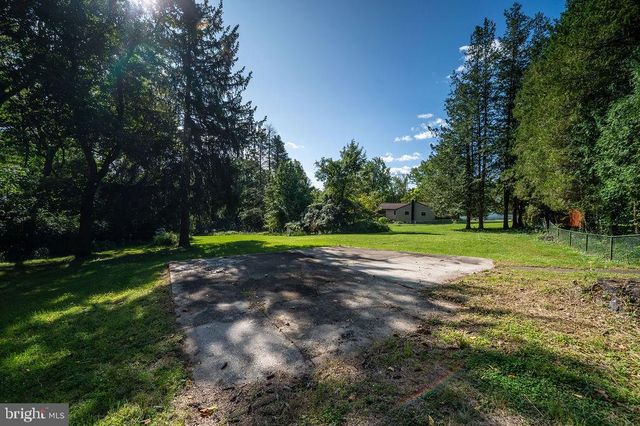 900 MORGANTOWN RD, Reading, PA 19607