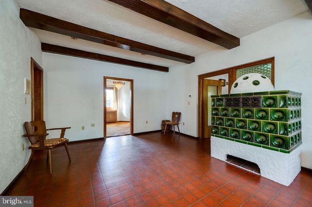 900 MORGANTOWN RD, Reading, PA 19607